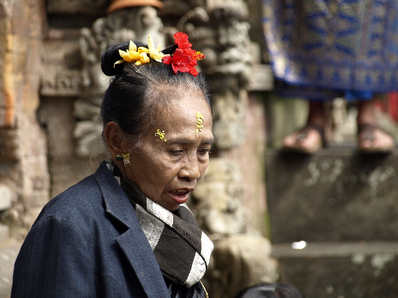 Bali religious shaman